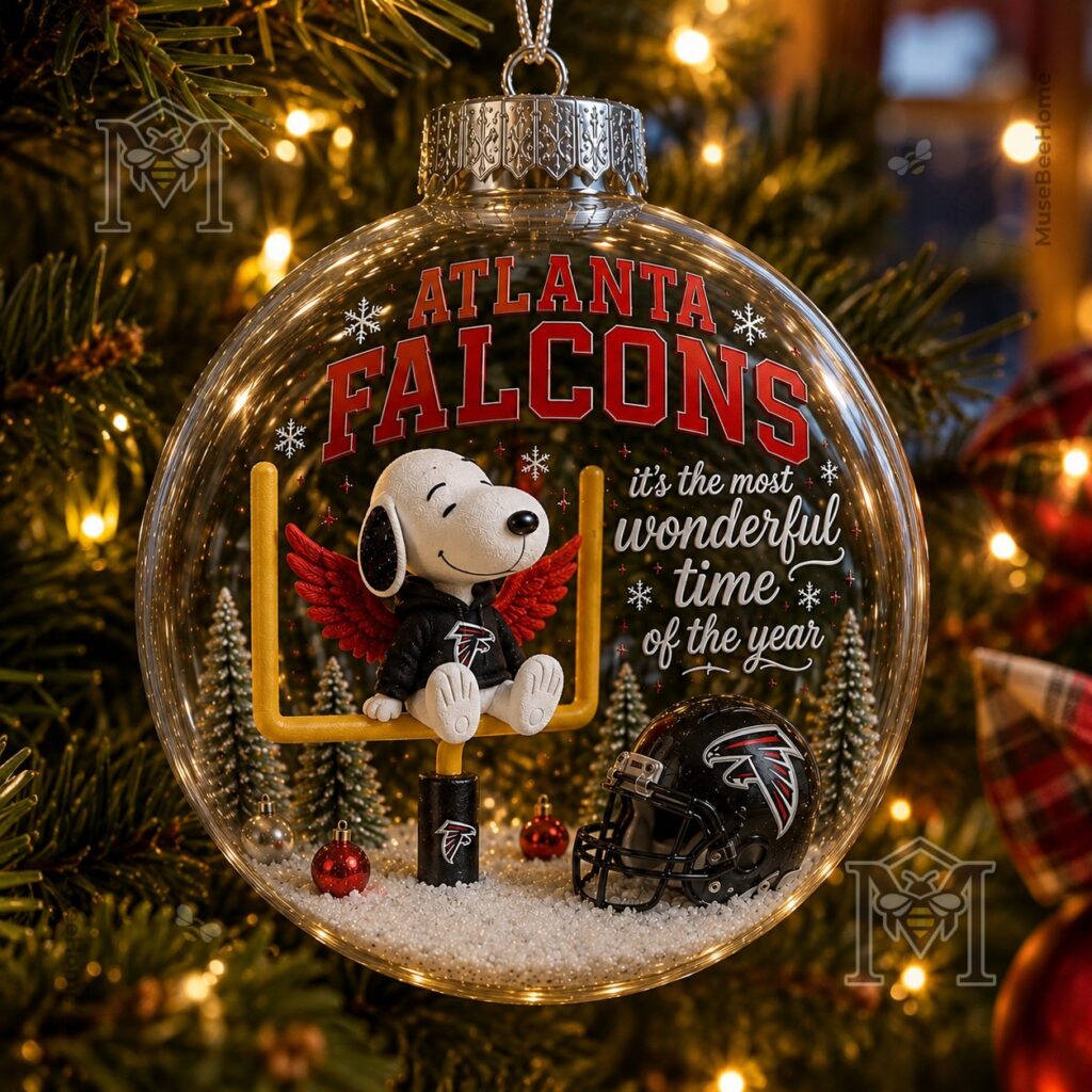 Atlanta Falcons Snoopy Christmas Snow Globe Ornament 2026 - photo 3