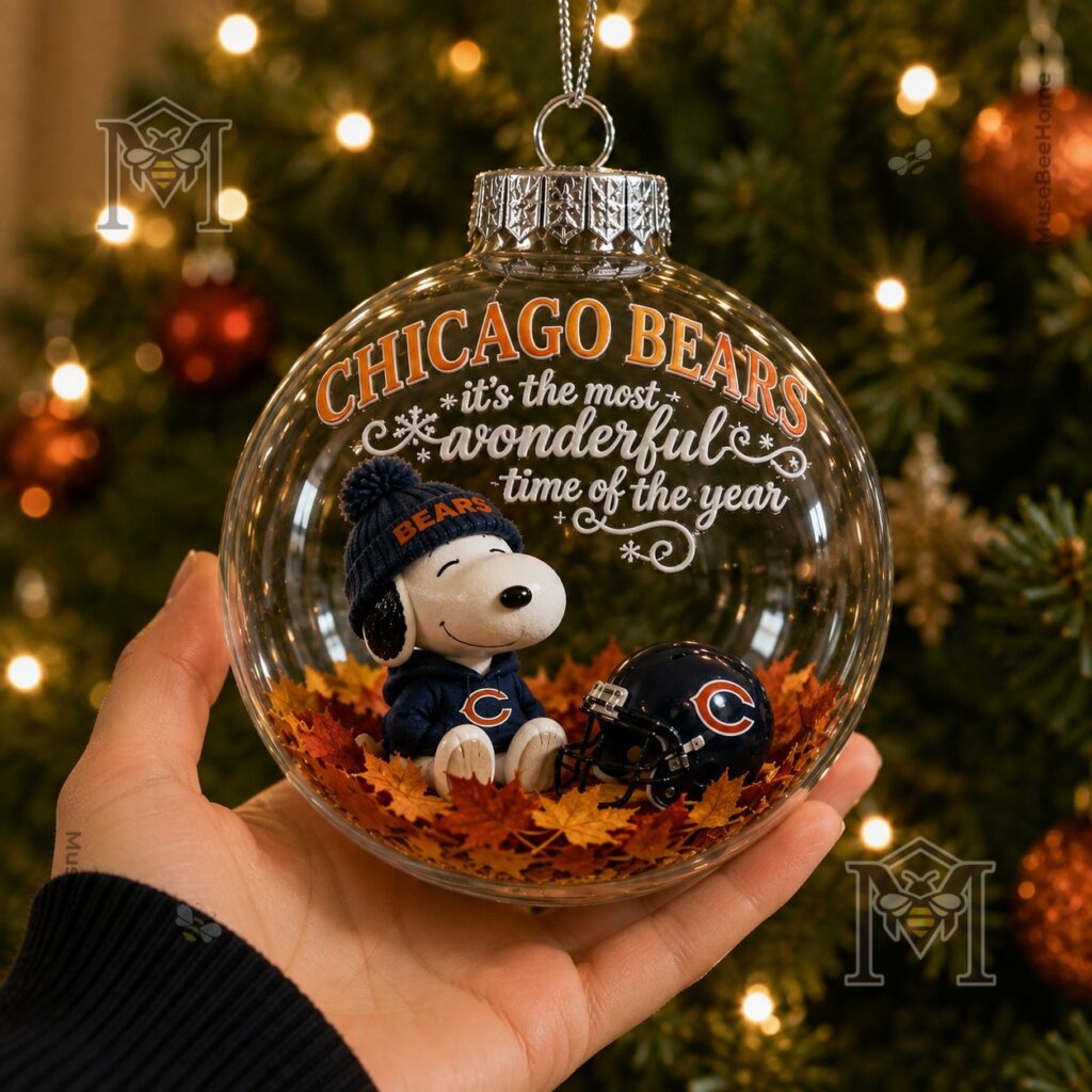 Chicago Bears Snoopy Christmas Snow Globe Ornament 2026 - photo 4