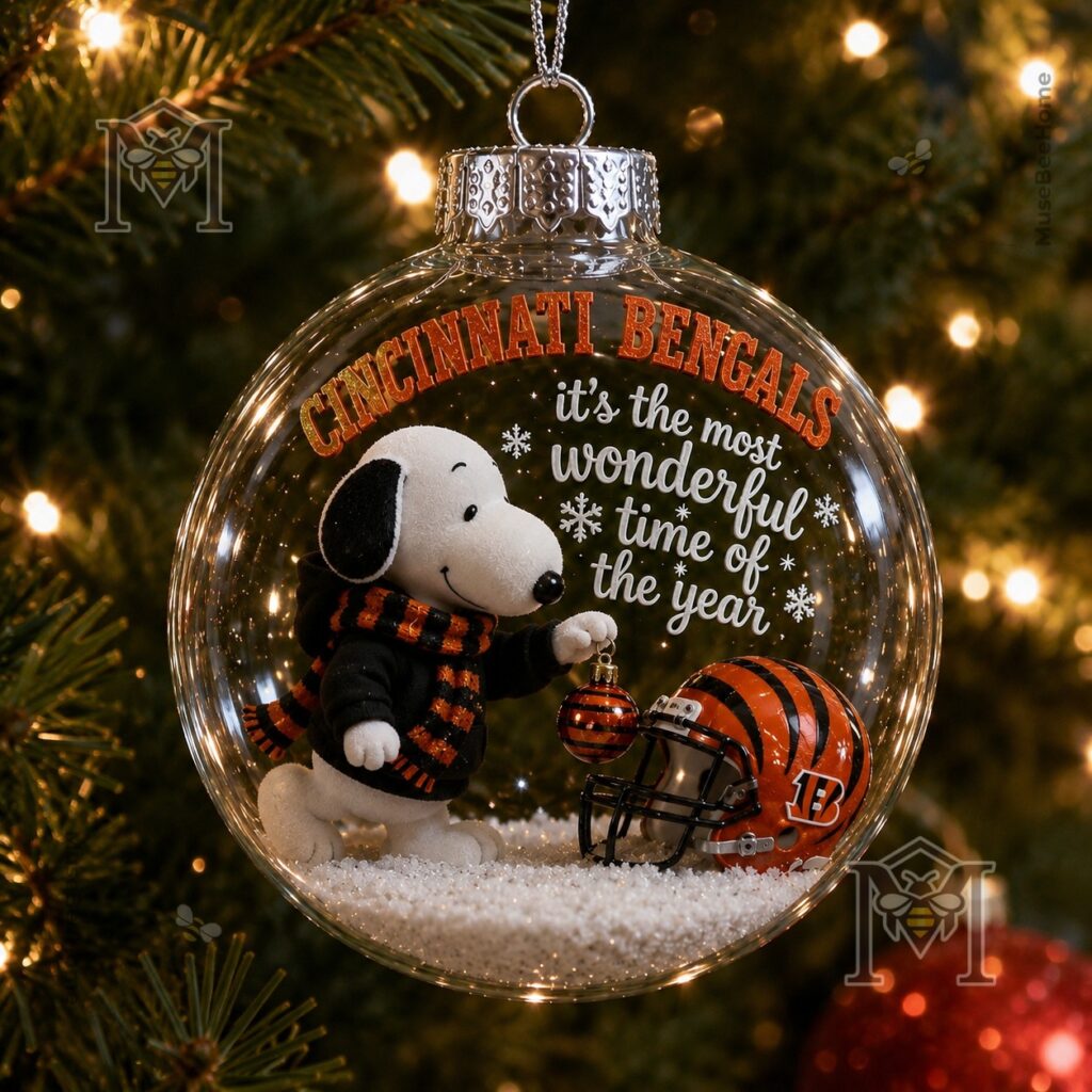 Cincinnati Bengals Snoopy Christmas Snow Globe Ornament 2026 - photo 3