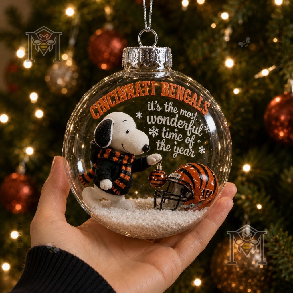 Cincinnati Bengals Snoopy Christmas Snow Globe Ornament 2026 - photo 4
