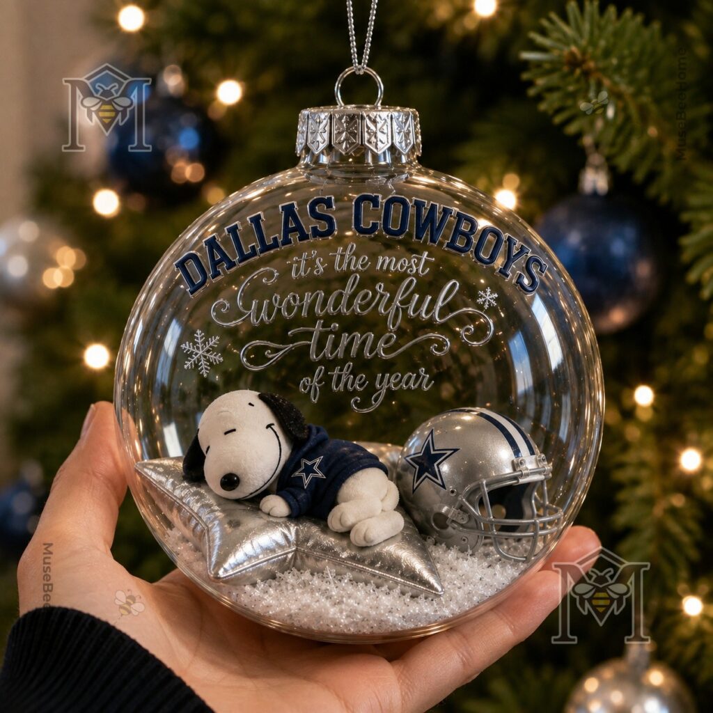 Dallas Cowboys Snoopy Christmas Snow Globe Ornament 2026 - photo 4