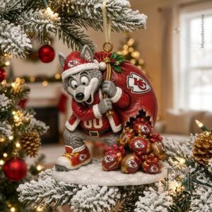 Kansas City Chiefs Santa Christmas 2026 Ornament - close-up of wolf's feet and base