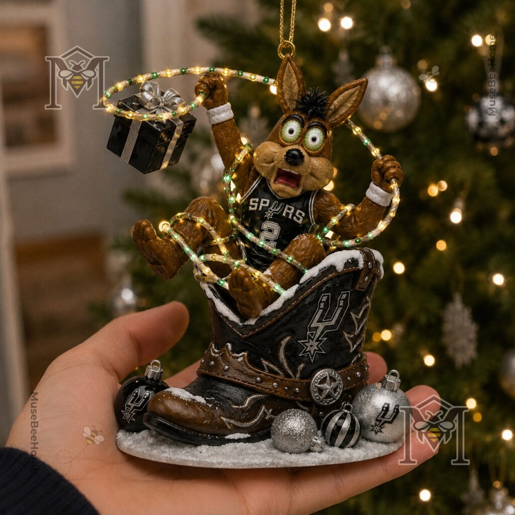 San Antonio Spurs The Coyote Lasso Tangle Christmas Ornament 2026 - close-up of base with boot and black