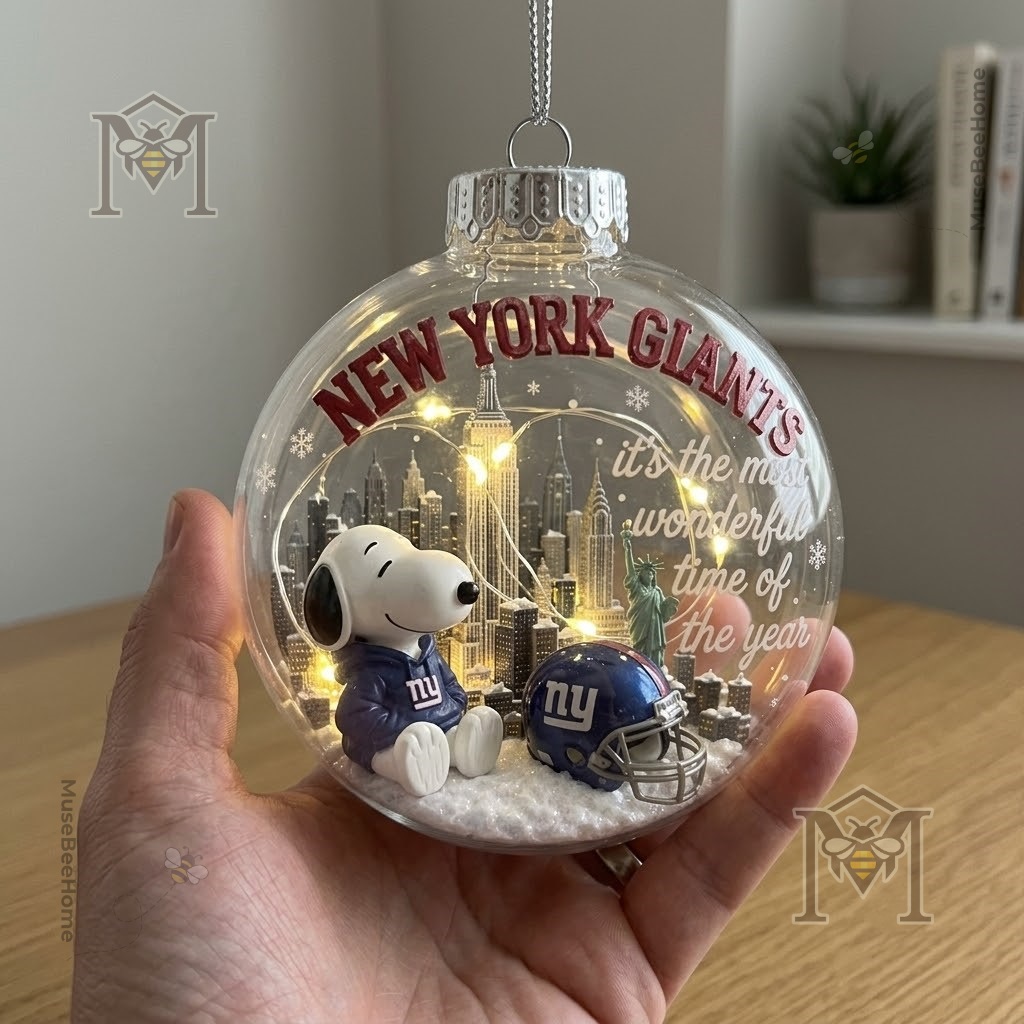 New York Giants Snoopy Global Ornament 2026 - photo 4