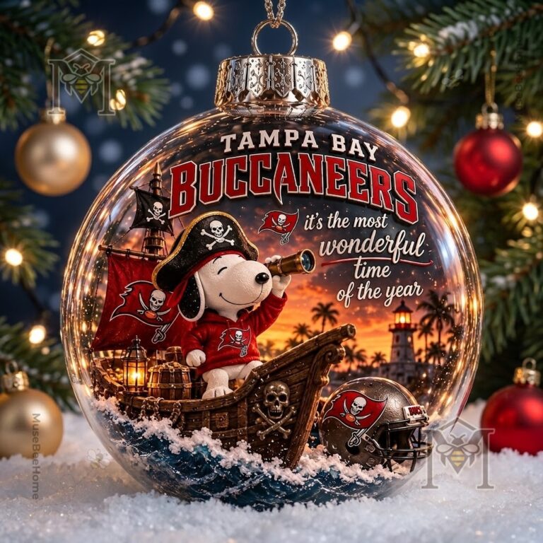 Tampa Bay Buccaneers Snoopy Global Ornament 2026 - photo 2