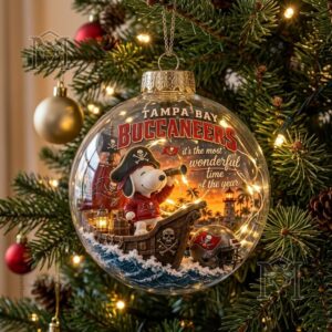 Tampa Bay Buccaneers Snoopy Global Ornament 2026 - photo 3